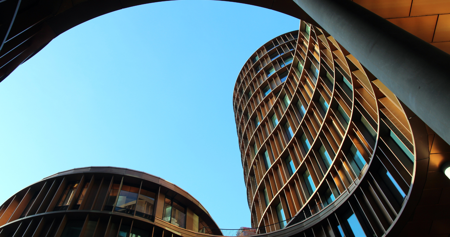 Modern Vs Contemporary Architecture (1)